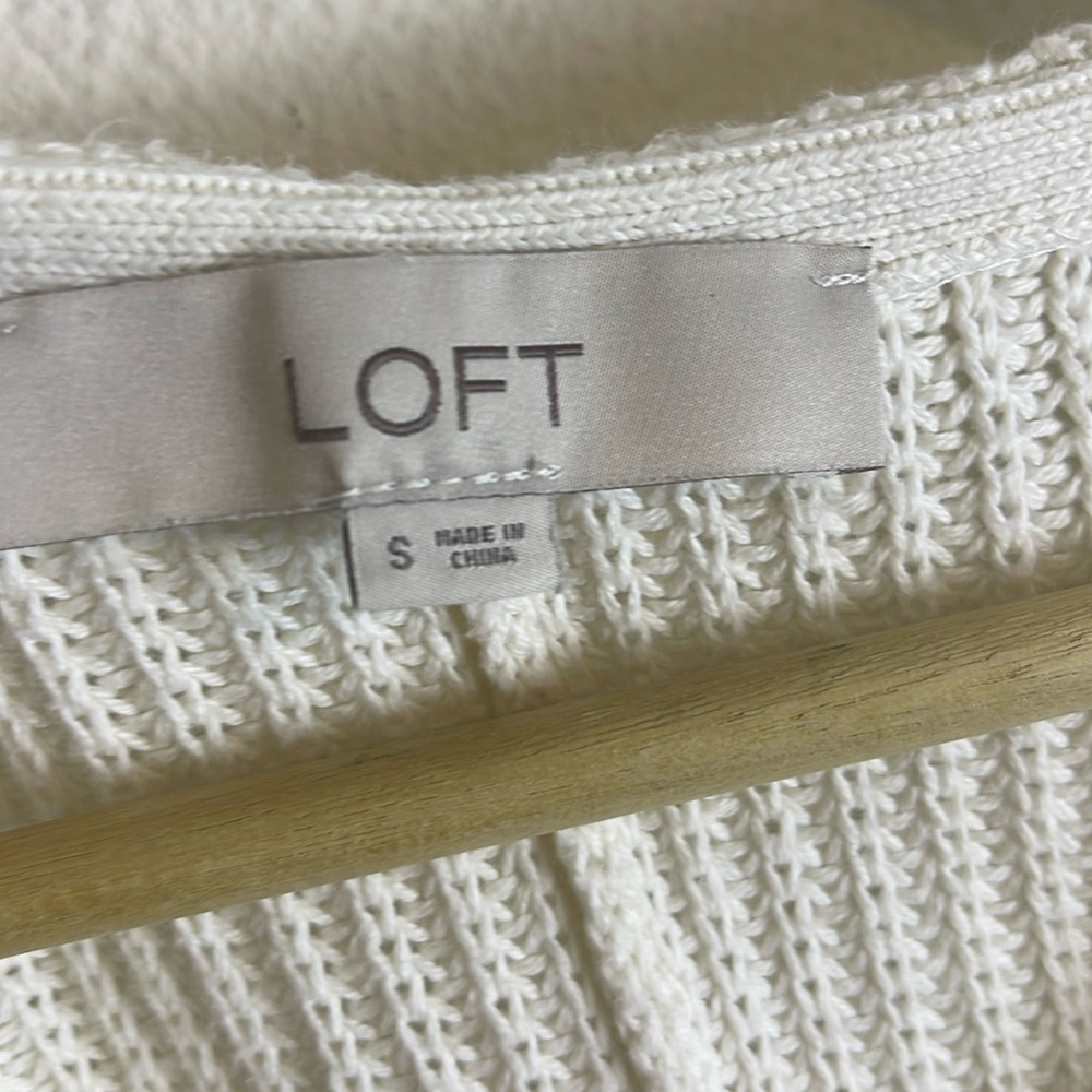 LOFT Cream V-Neck Knit Short Sleeve Sweater - Picture 3 of 7